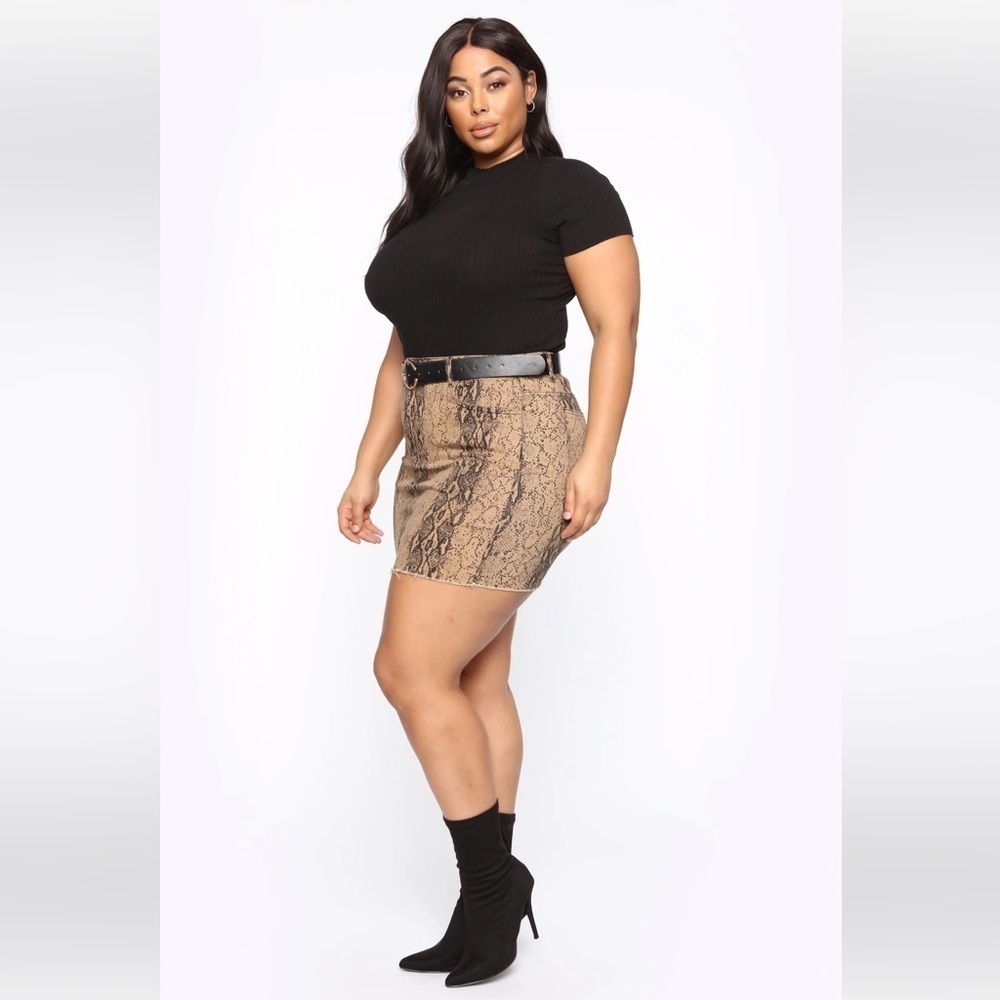 Final Price*FASHION Nova Push It Along Black Tee. Size 3X